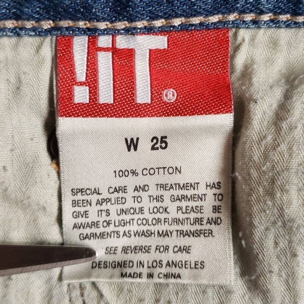 !it jeans 90s Vintage Blue Denim Jean Shorts with Embroidered Pocket Accents - Picture 5 of 5
